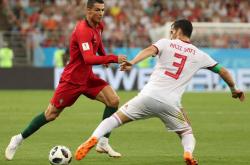 三亿体育体育活动-欧洲国家间足球对抗赛场上演精彩战役