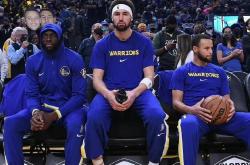 三亿体育体育网站-包含凯尔特人主场大胜火箭暂居东部第一的词条