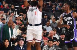 三亿体育体育vip注册-快船逆转胜马刺，莱昂纳德贡献28分的简单介绍