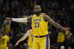 三亿体育体育网页版-火箭击败湖人，取得两连胜