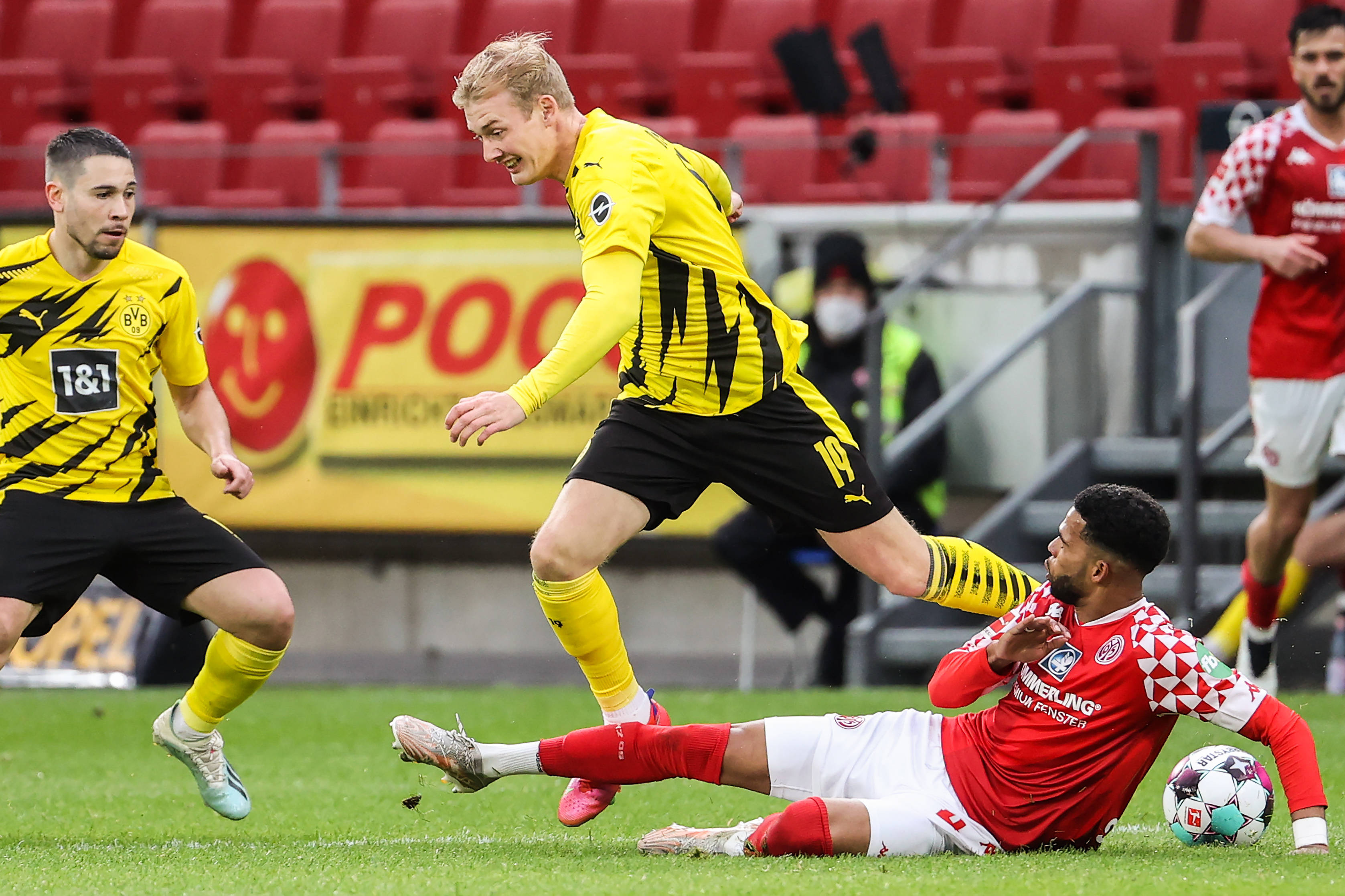 关于柏林联合主场被多特蒙德逼平，保持稳定态势的信息