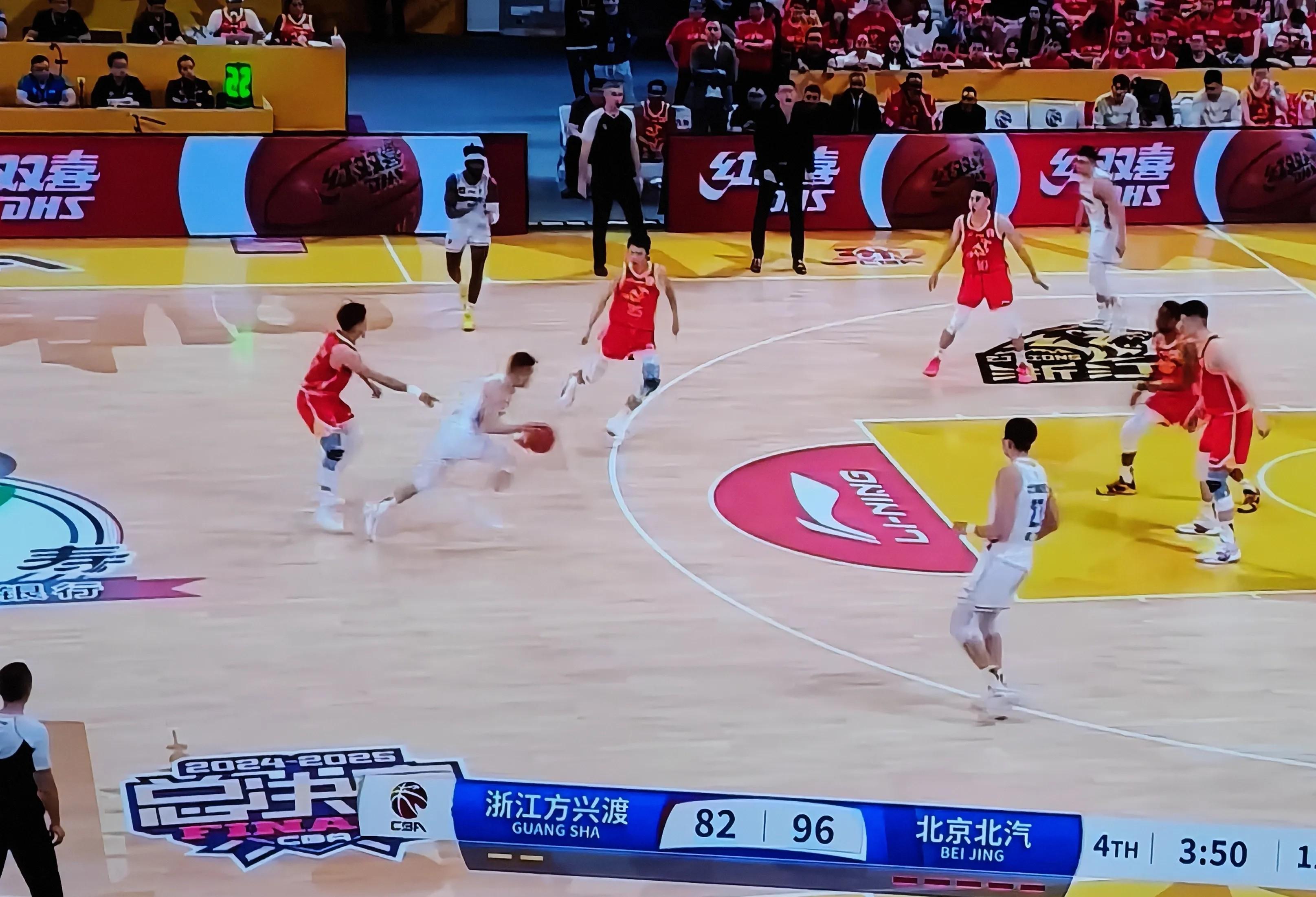 江苏男篮在客场逆袭，战胜福建队