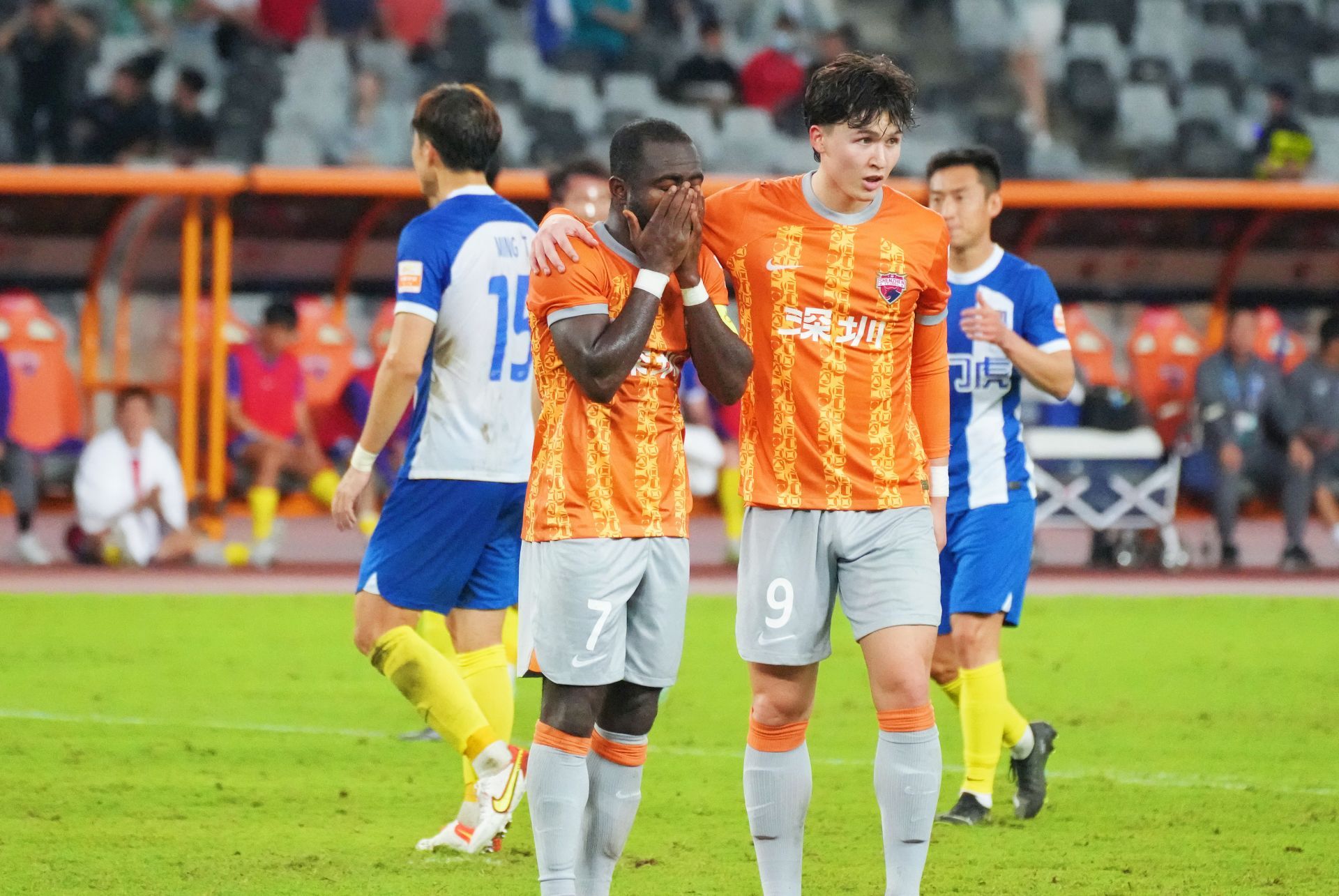 云南队对决青岛队，南北对垒谁能抢夺胜利