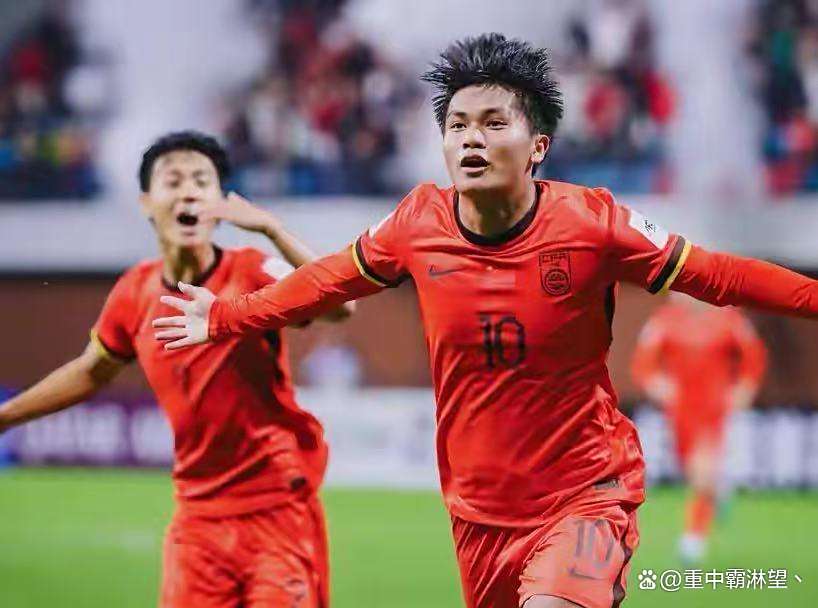 新秀球员表现出色，被球迷誉为未来之星