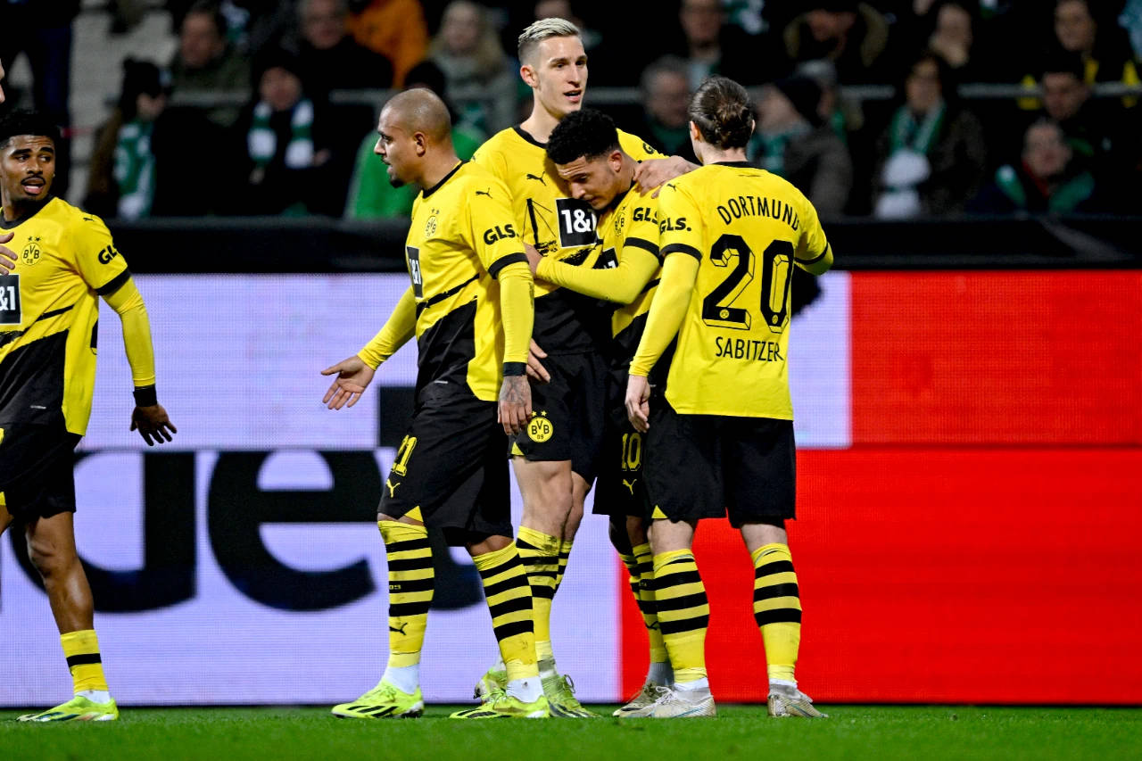 包含多特蒙德欲收购曼联主力前锋，球队或迎来重大变动的词条