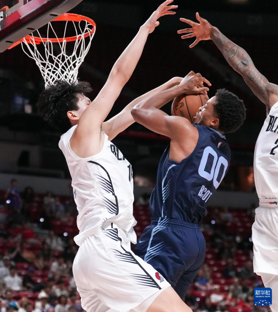 灰熊击败开拓者取得胜利