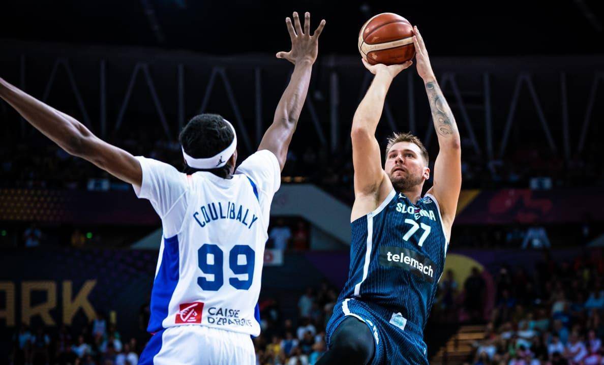 欧洲联赛篮球赛冠军赛惊险上演