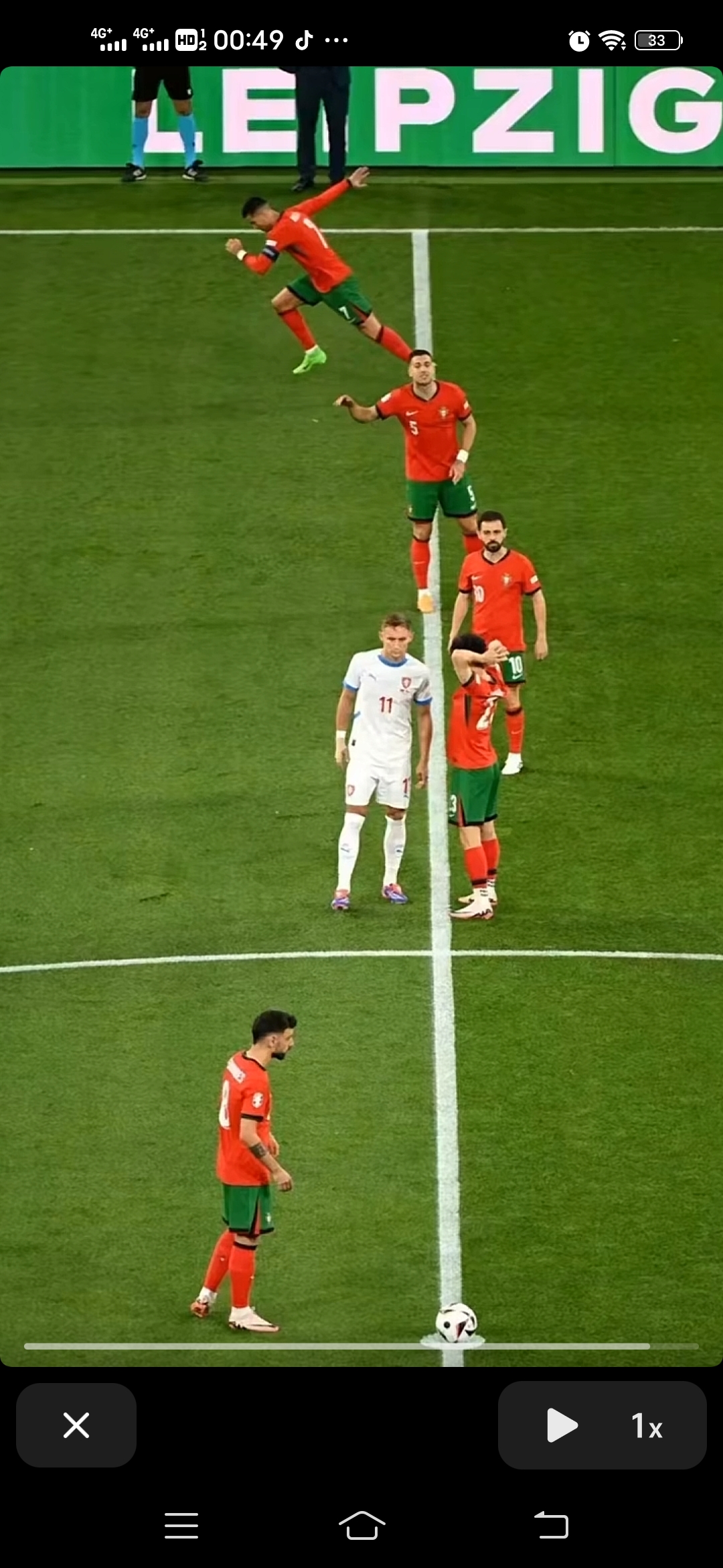 挪威足球队在困难中坚持拼搏成功晋级