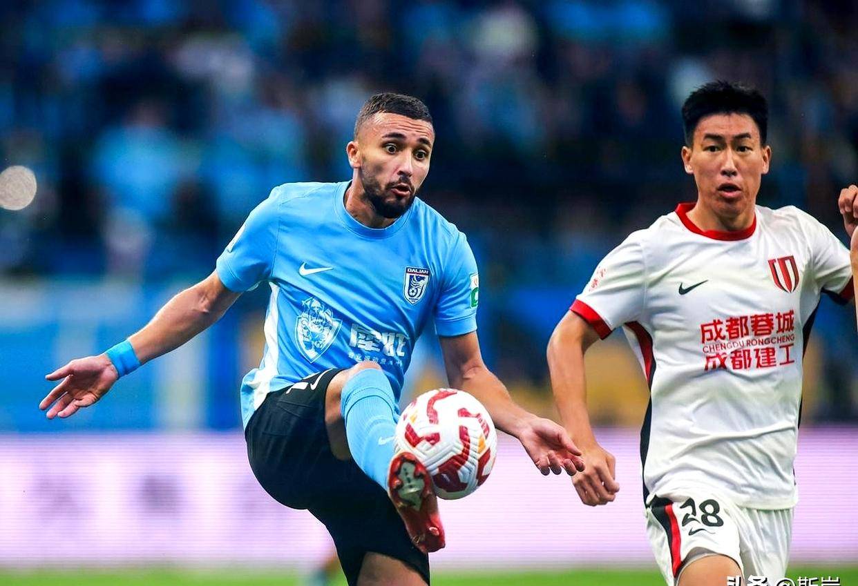 大连一方客场挑战河北华夏幸福，力争胜利